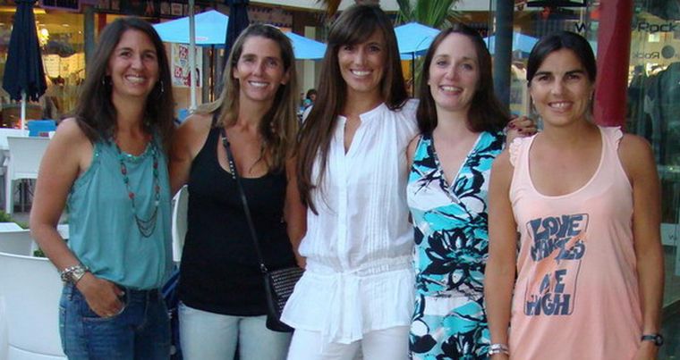 Moira Misrahi, Fernanda Kauffman , Lorena Lorca, Fiorella Giordani y Ana Pont Lezica. Foto: Gentileza
