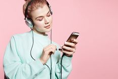 LIMPIAR AURICULARES Foto: SHUTTERSTOCK