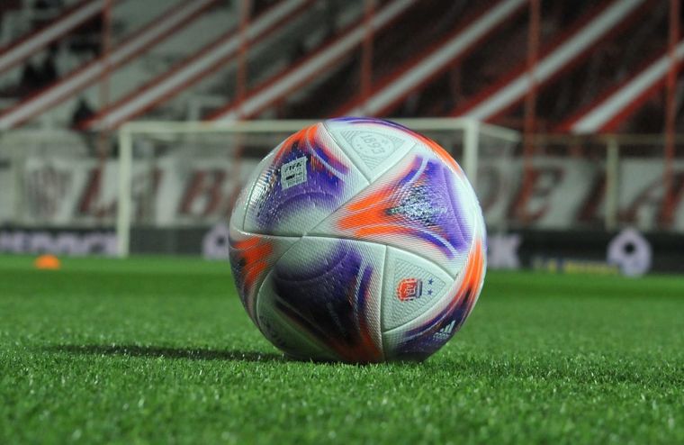 Otro técnico más que pegó el portazo en el fútbol argentino: ya son 17