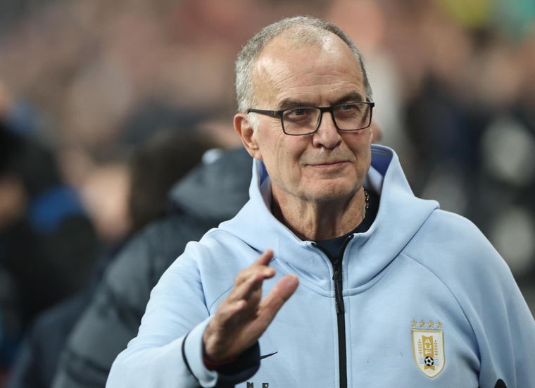 Duras críticas a Marcelo Bielsa. Duras críticas a Marcelo Bielsa.