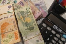 La suba en los salarios de los argentinos se han ubicado apenas por encima de la inflación, pero no en todas las categorías. Foto: Walter Moreno / MDZ. Foto realizada con Moto G72