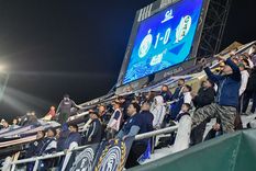 los caudillos presentes otra vez: la hinchada de independiente rivadavia acompano en banfield