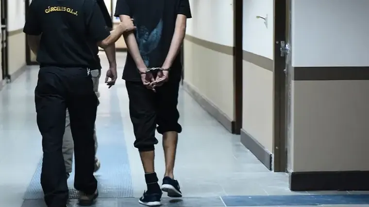 Hay debates que valen por su contenido. Y hay debates que valen, además, por el coraje mismo de darlos. Hay debates que valen por su contenido. Y hay debates que valen, además, por el coraje mismo de darlos.