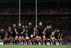 Levanten la vista frente al miedo, dicen los All Blacks en el Kapa o Pango, su nuevo haka. Foto: Twitter @AllBlacks