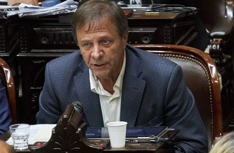 En Diputados, Oscar Zago tiene un nuevo interbloque para negociar con La Libertad Avanza.