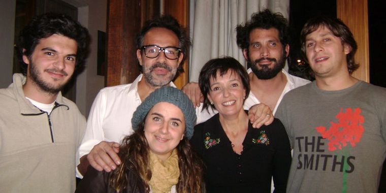 Luis Vicchi, Guillo Milia, Nico Godoy, Fede Abril, Juli Di y Cora Serpa disfrutaron del evento. Foto: Gentileza