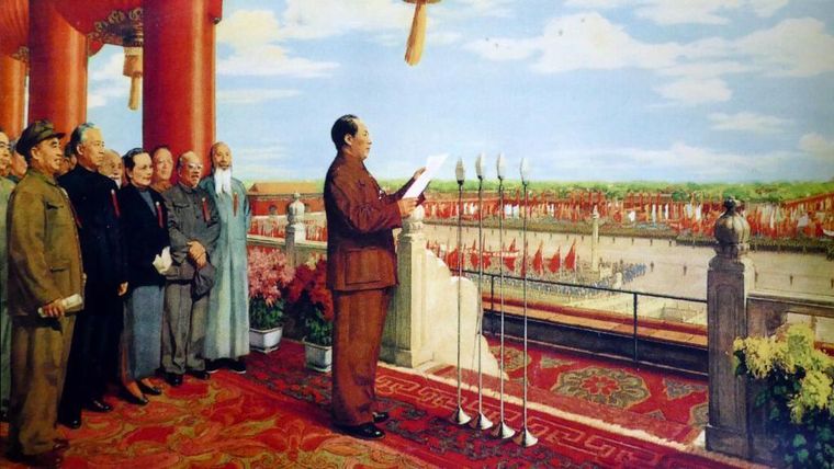 Mao proclamando el establecimiento de la República Popular de China el 1 de octubre de 1949.