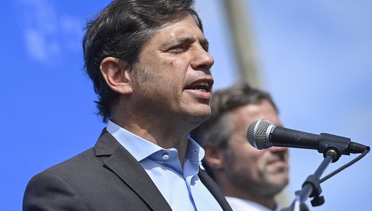 El gobernador continúa recibiendo el reclamo docente Foto: NA