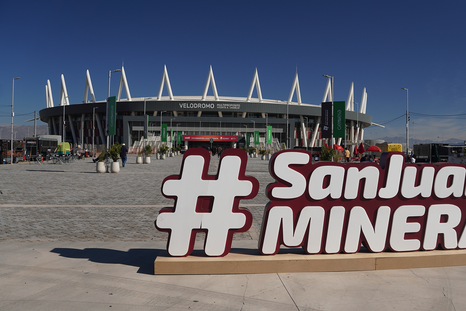 El segun día de la Expo San Juan Minera ha sido parcialmente suspendido por los daños que dejó el Zonda. El segun día de la Expo San Juan Minera ha sido parcialmente suspendido por los daños que dejó el Zonda.