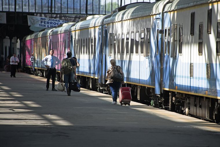 Trenes Argentinos ofrece opciones económicas para viajar.