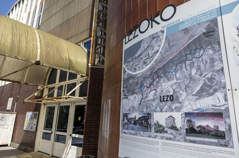 Vista del polideportivo de la localidad guipuzcoana de Lezo, donde trabajaban dos alpinistas que murieron esta semana Foto: EFE