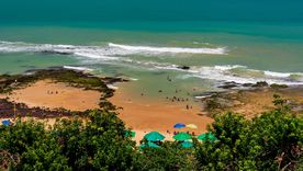 Torres combina playas abiertas, acantilados y paisajes naturales en el sur de Brasil. Torres combina playas abiertas, acantilados y paisajes naturales en el sur de Brasil.