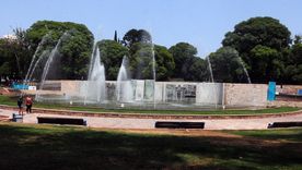 La fuente de Plaza Independencia.