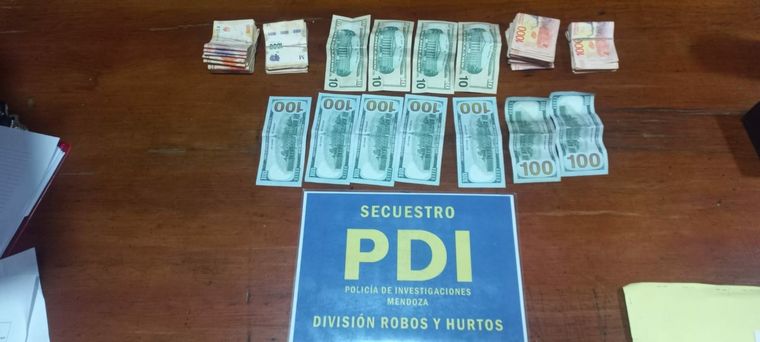 El dinero que les confiscaron a la banda Foto: Gentileza