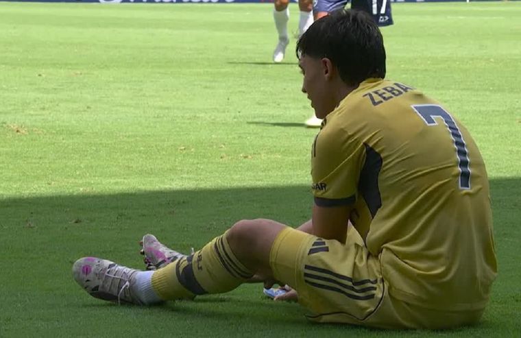 Exequiel Zeballos se lesionó antes del 1-0 de Boca ante el Auckland City
