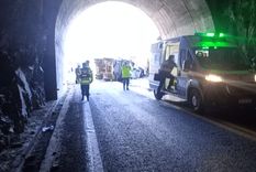 El accidente ocurrió el sábado por la mañana y aún no se ha podido retirar el camión Foto: Gendarmería Nacional