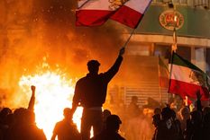 Las protestas contra el ayatolá Alí Jameneí que iniciaron en Irán, se extendieron por distintos países.