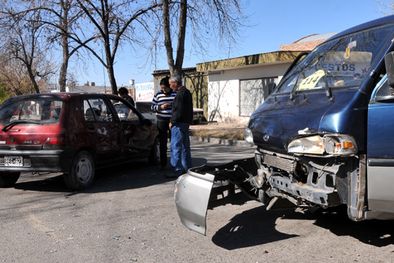MDZol | Emilio Civit y Suipacha, la esquina donde chocó la combi que iba a buscar votantes. Foto: Agustín Mauricio/Mediamza.com