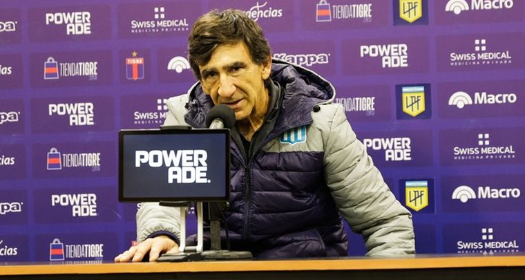 Gustavo Costas en conferencia de prensa. Foto: Racing Club Web Oficial
