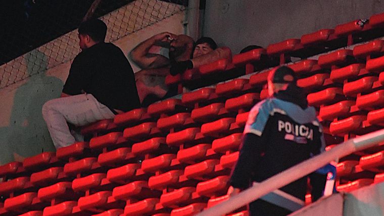 Incidentes en el partido entre Independiente y la U de Chile.