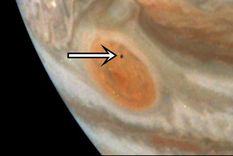 La misión Juno de la NASA capturó estas vistas de Júpiter durante su 59º sobrevuelo cercano al planeta gigante. Foto: Dpa.