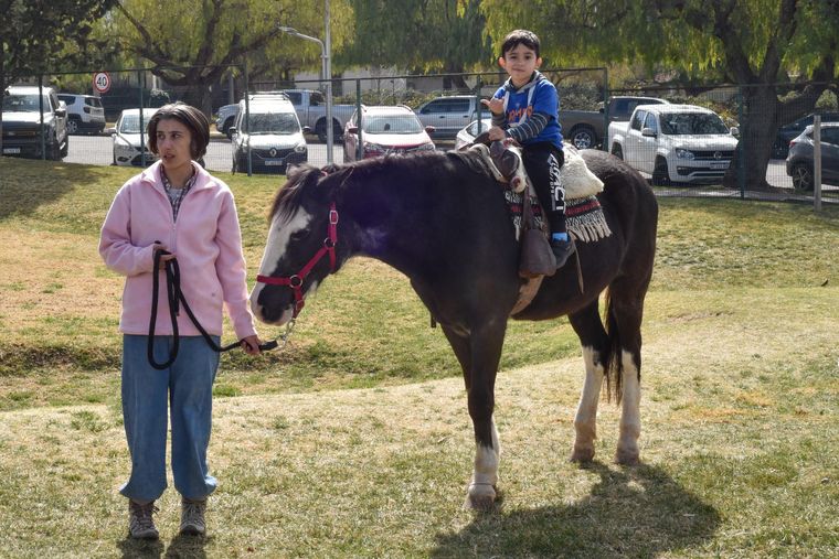 Los chicos celebraron su día en Dalvian. Los chicos celebraron su día en Dalvian.