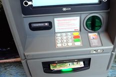 Javier Milei tiene la complicación de la falta de billetes. Foto: ALF PONCE MERCADO / MDZ