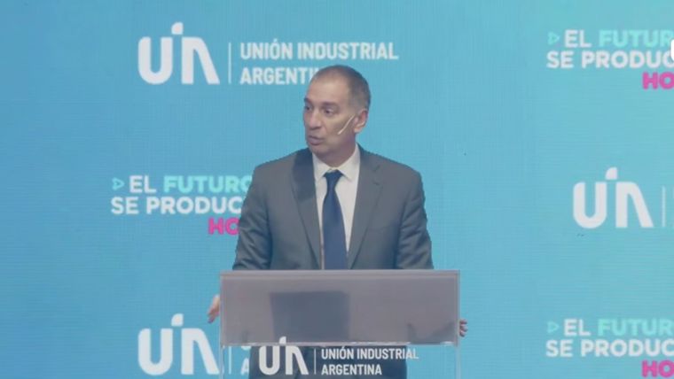 Diego Santilli en la UIA.