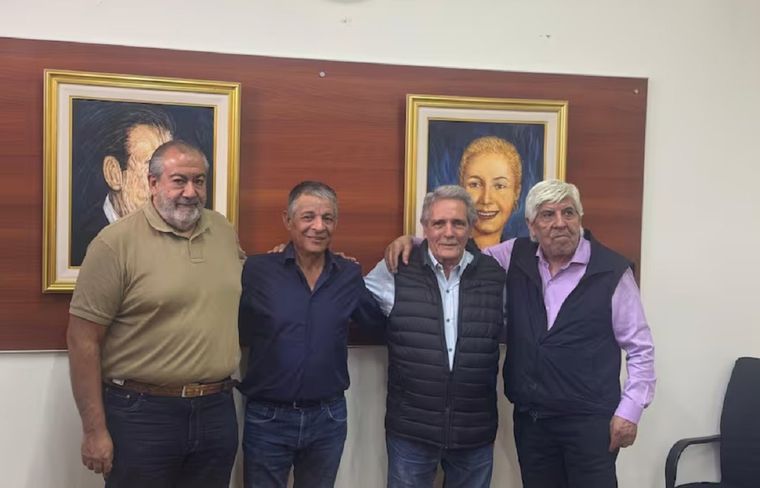 Héctor Daer, Octavio Argüello, Carlos Acuña y Hugo Moyano La CGT va al paro, pero los gremios aceptan los topes salariales Foto: CGT