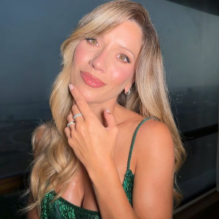 Este 14 de febrero, Laurita mostró su nuevo amor en Instagram. / @holasoylaurita