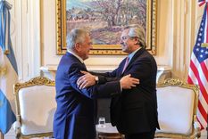 Alberto Fernández con el Michael Kozak.