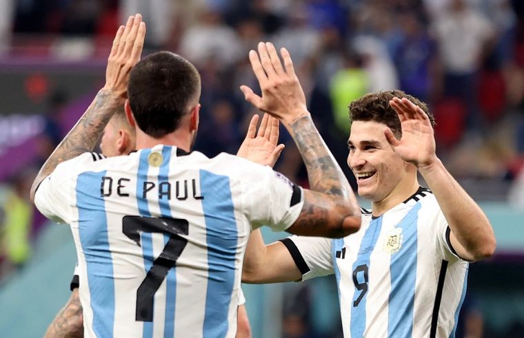 De Paul y Julián, juntos en Qatar. Foto: EFE