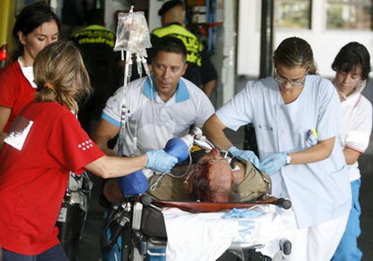 Uno de los heridos del avión siniestrado. Foto: EFE