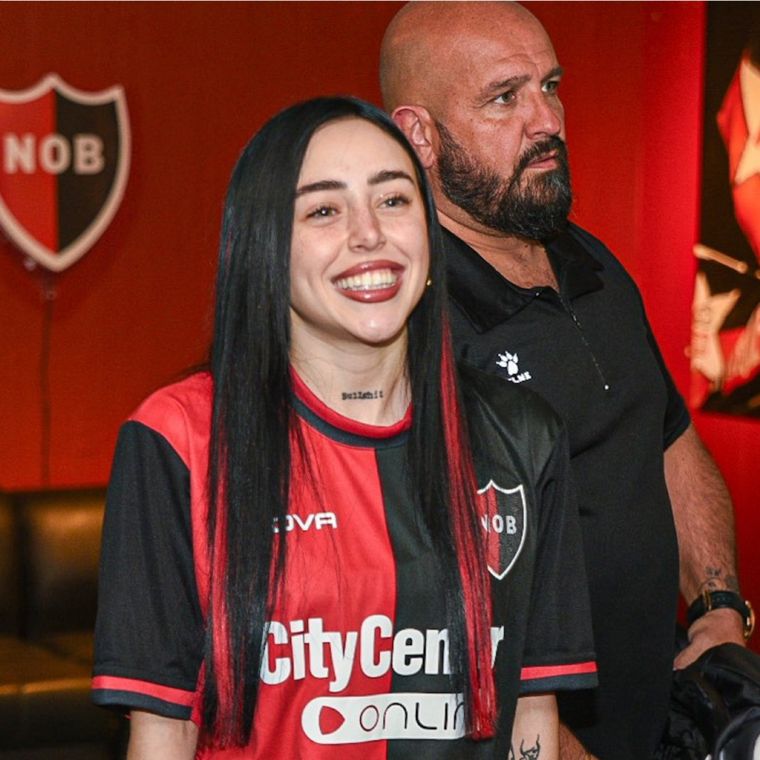 Nicki Nicole dijo presente en el estadio de Newell’s Foto: Twittee Newells