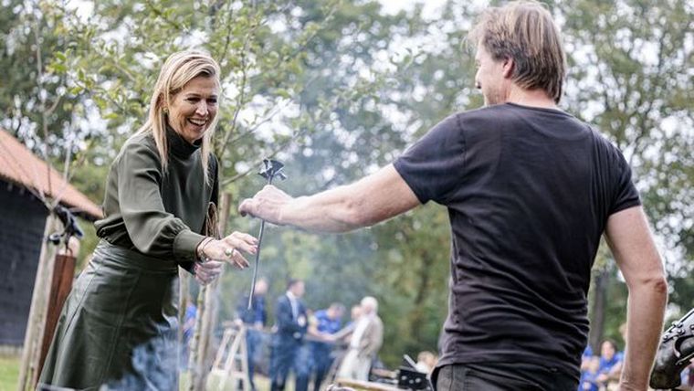 El estilismo monocromático de Máxima. El estilismo monocromático de Máxima.