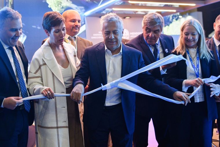 Alfredo Cornejo en la feria Arminera 2025. Foto: Prensa Gobierno