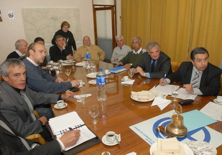 Mercau, reunido con los directivos de la Cámara de Comercio de San Rafael.
