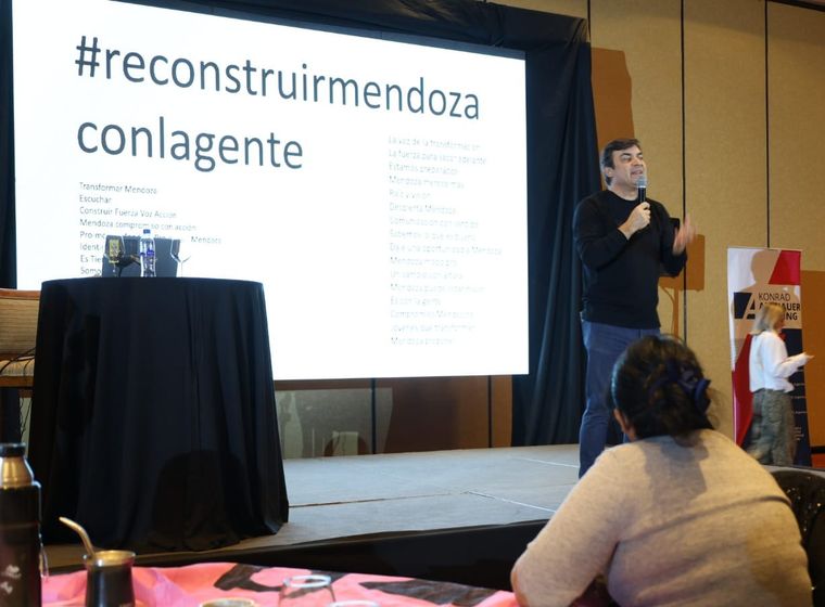 Omar de Marchi encabezó el encuentro del PRO. Omar de Marchi encabezó el encuentro del PRO.