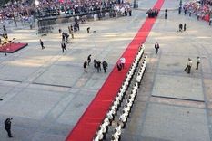 la foto: asi llego bachelet a la moneda la foto: asi llego bachelet a la moneda