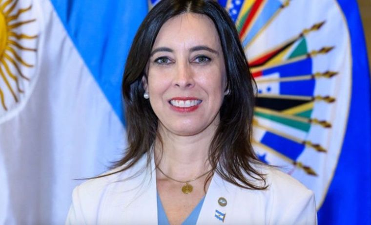 Sonia Cavallo, hija de Domingo Cavallo Sonia Cavallo, la hija del exministro de Economía Domingo Cavallo que fue despedida por el presidente de su cargo al frente de la Embajada argentina ante la OEA.