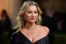 Kate Moss cumplió 50 años y lo festejó a lo grande.