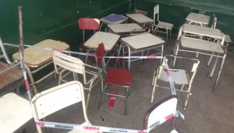 La joven apuñalada en la escuela está fuera de peligro pero quedó en observacion.