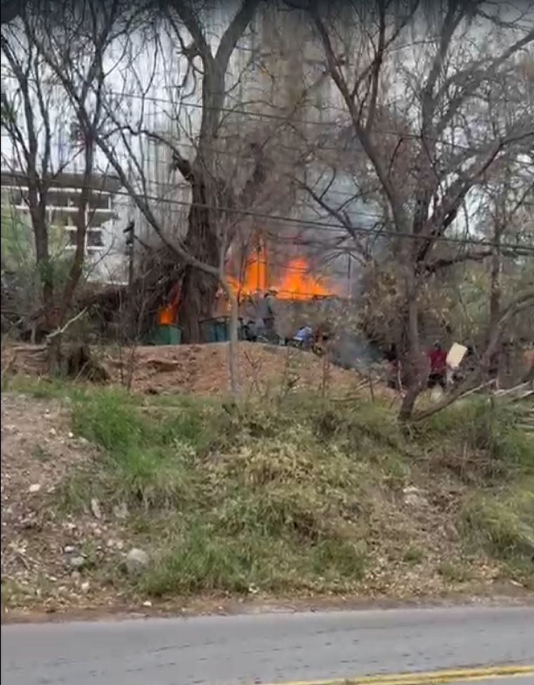Se trata de una zona residencial con mucha vegetación y tránsito.