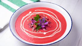 La receta de gazpacho más fácil y rica. La receta de gazpacho más fácil y rica.
