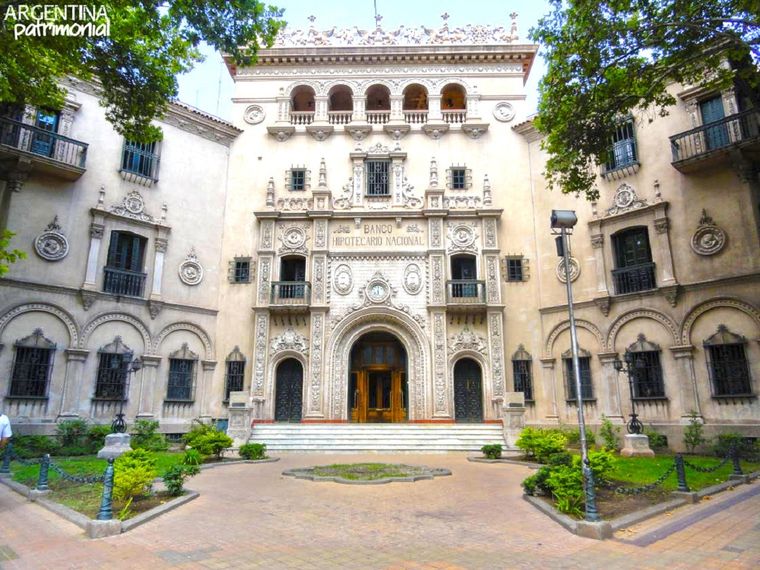 Cultura. El Ministerio de Cultura de la Provincia premia cada categría literaria en el certamen Vendimia. Foto: Argentina Patrimonial