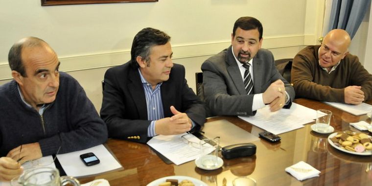 La reunión entre los principales referentes del oficialismo y la oposición. Foto: Gentileza Prensa Senado