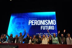 El cónclave que reunió a dirigentes peronistas provinciales y nacional en el Auditorio Ángel Bustelo. Foto: Twitter