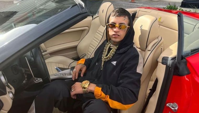 La gran multa de Elían Valenzuela. Foto: Instagram: @lgante_keloke