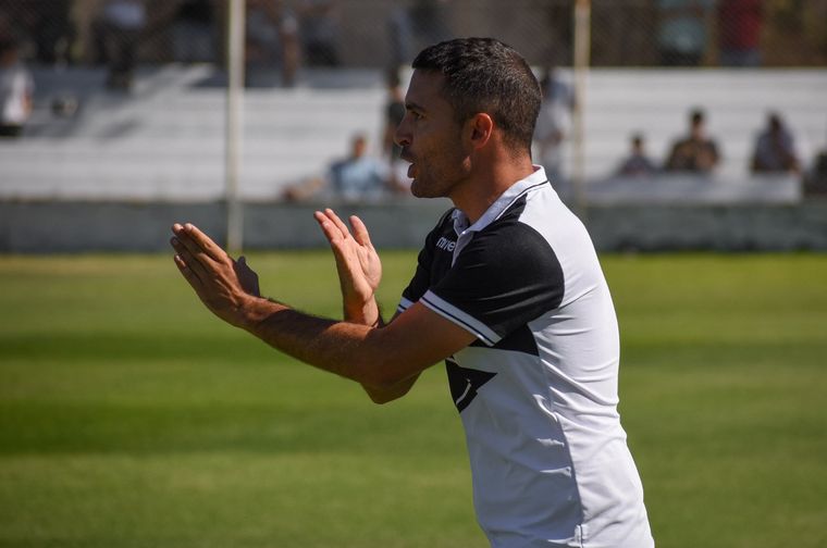 Joaquín Sastre ocupará el cargo de Ezequiel Medrán en Gimnasia de manera provisoria.