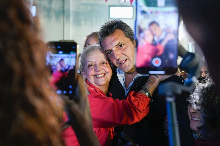 El ministro de Economía, Sergio Massa, anunció un bono de 45.000 pesos para jubilados afiliados a PAMI Foto: Prensa Sergio Massa